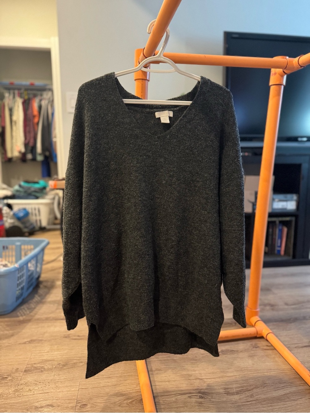✨4 for $25✨ H&M Charcoal Grey Oversized V-Neck Cozy Knit Sweater Size L
